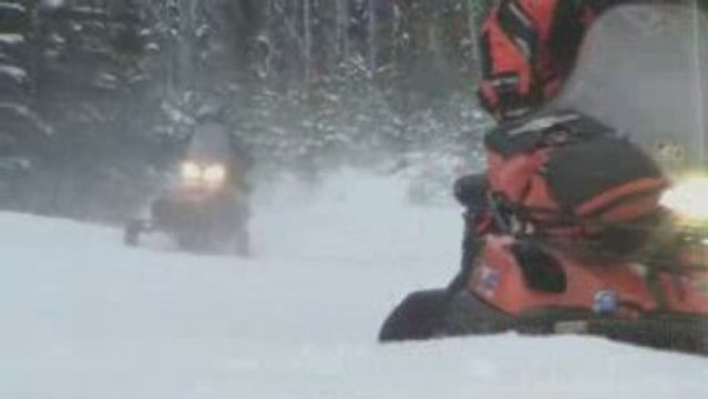 Raid motoneige Quebec Canada 2008