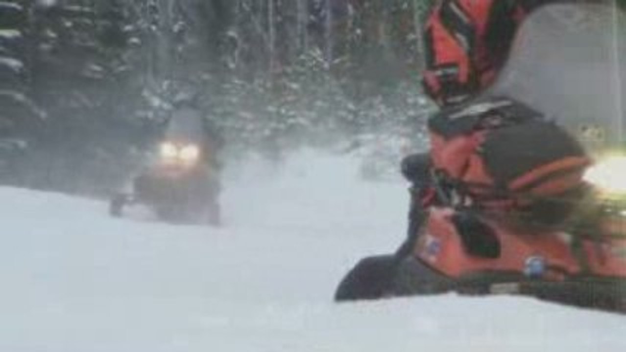 Raid motoneige Quebec Canada 2008
