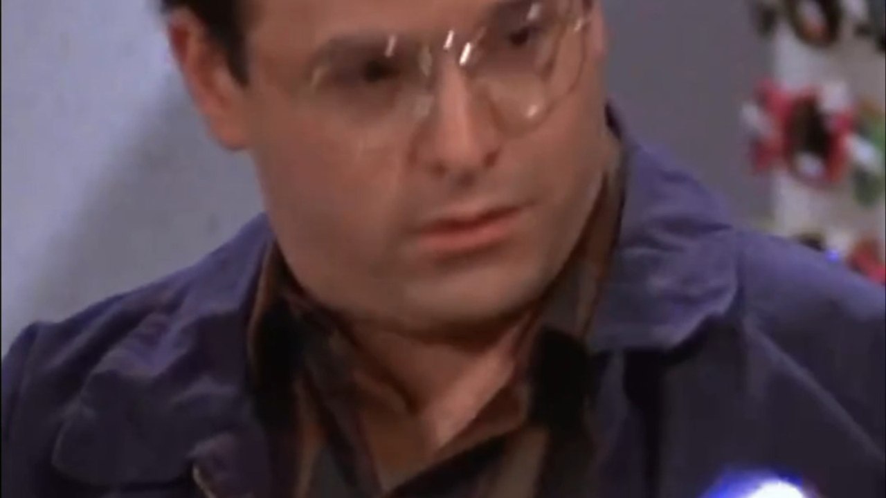 George Shoplifts on Principle on Seinfeld