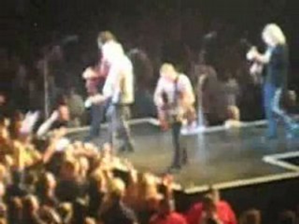 Two Steps Behind - Def Leppard - Winnipeg 2008