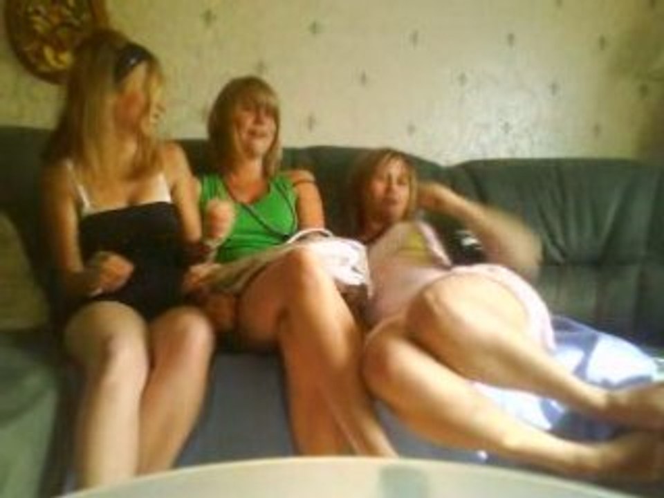 Paris, Amy & Nic0le