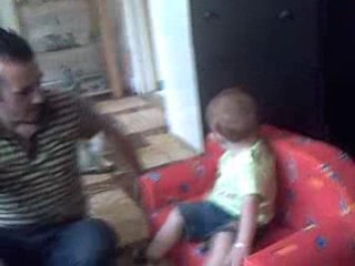 le fauteuille cars que lucas a reçu du copain de mami