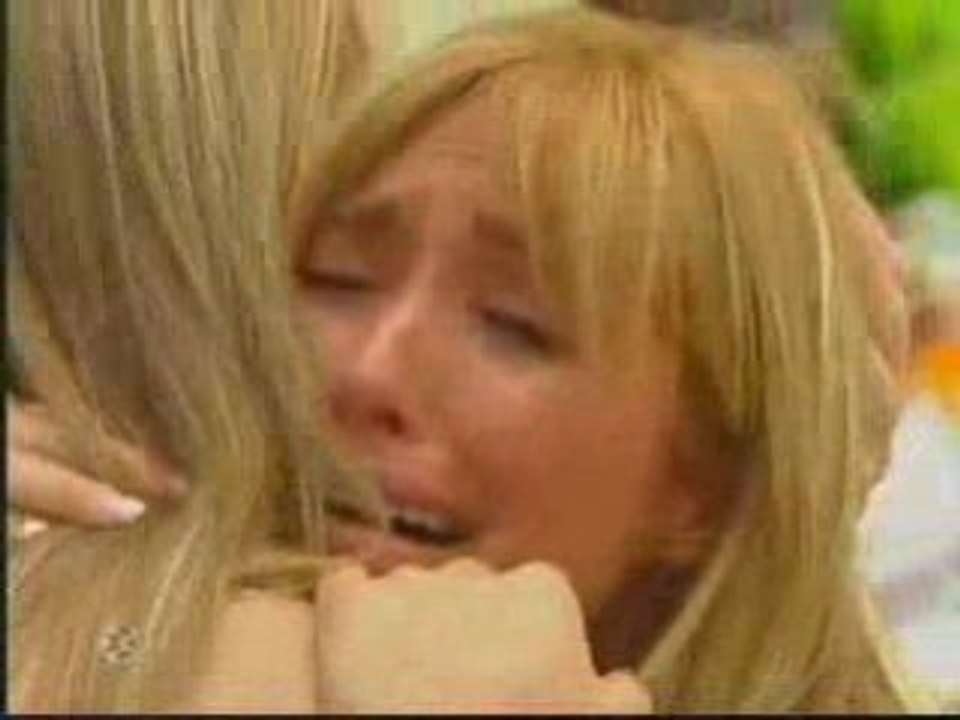 Rebelde - Marina le Cuenta Toda la Verdad a Mia