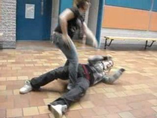 Alex'ee agraisseuse de nombril à l'action XD