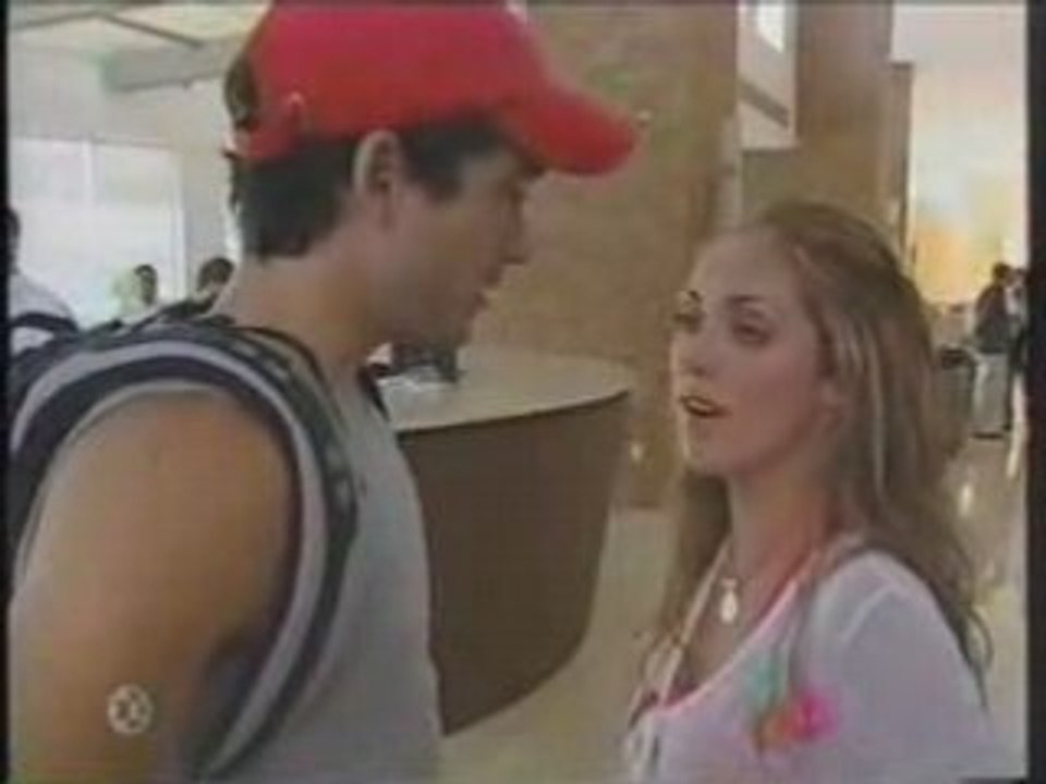 Rebelde - Mia y Miguel Llegan al Hotel
