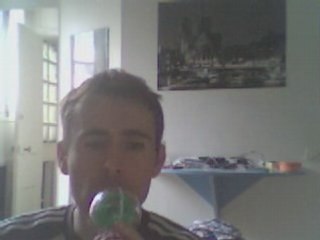 Wiwi égratigne "Alors heureuse"