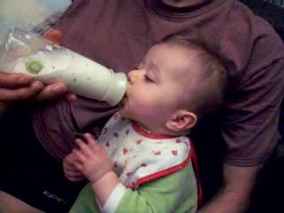bébé goulu!!!