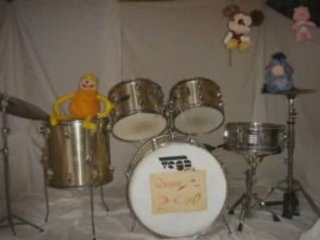 Highway to hell joué par des peluches