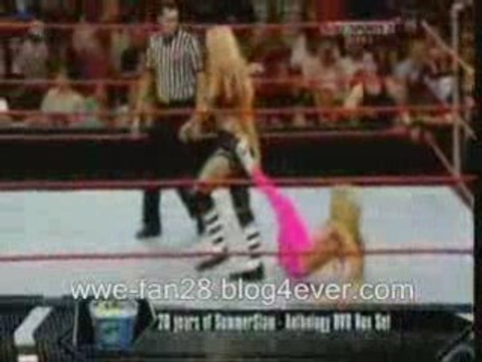 Kelly kelly vs beth pheonix