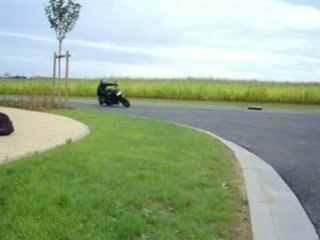 laurent dans un petit virage