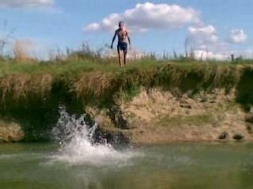 Plongeons à la riviere...