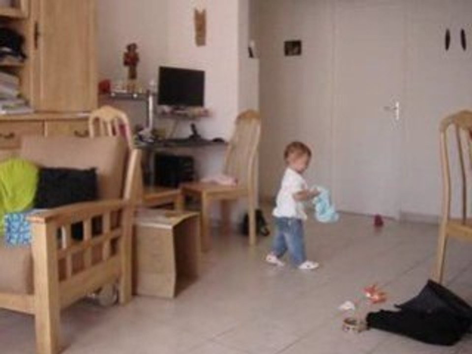 Elora adore danser !