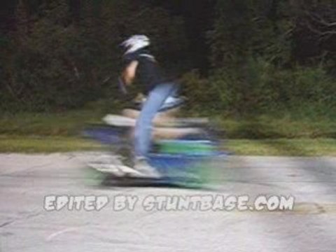 régis fais du scooter