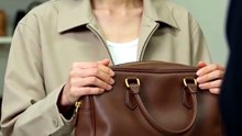 買取店で外国人のお客様に査定の理由が説明できない｜カウンターでオフライン翻訳｜TransferFriends