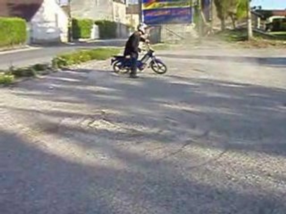 103 peugeot mob en action