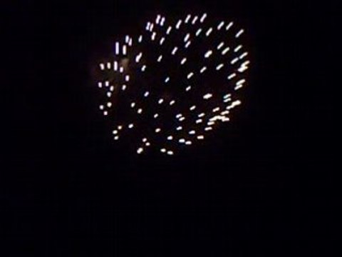 Feu d'artifice au port de Saint Jacques en Bretagne