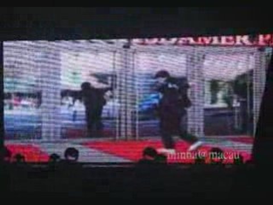 727 Raining on the earth clip
