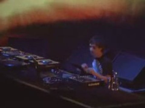 Astropolis 2008 - jeudi 14 - Bunker Palace 1 - Surkin