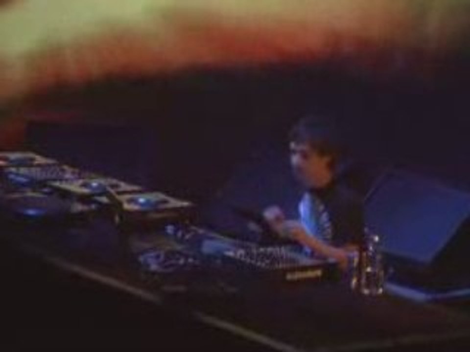 Astropolis 2008 - jeudi 14 - Bunker Palace 1 - Surkin