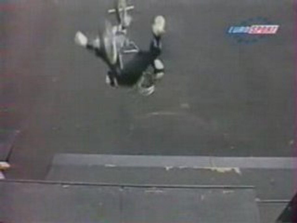 B3 New York 97 BMX street Dennis Mc Coy run 2