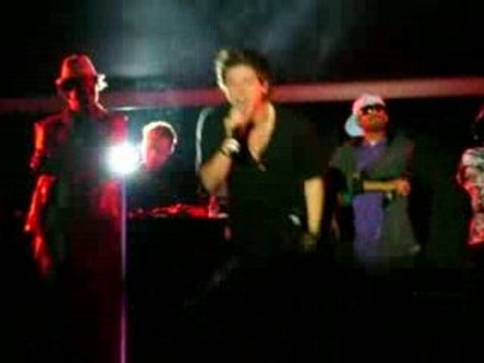 Quentin donne moi à un gimik