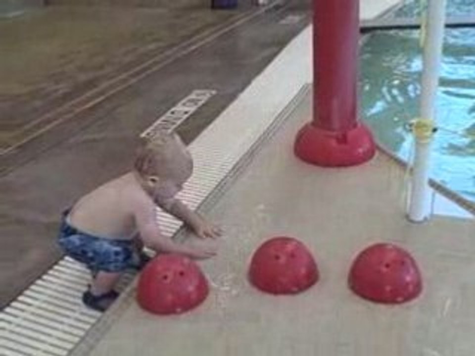 Garrison & Daddy a la piscine (2)