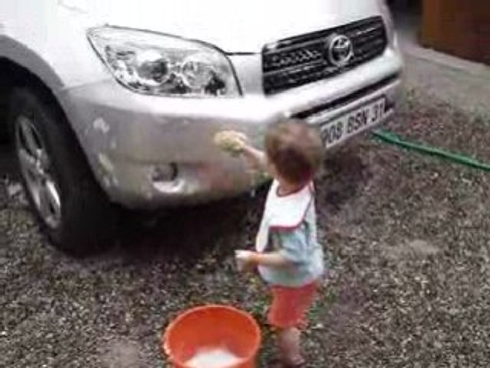 24 juin 2008, Plaisance, lavage de la voiture de papy