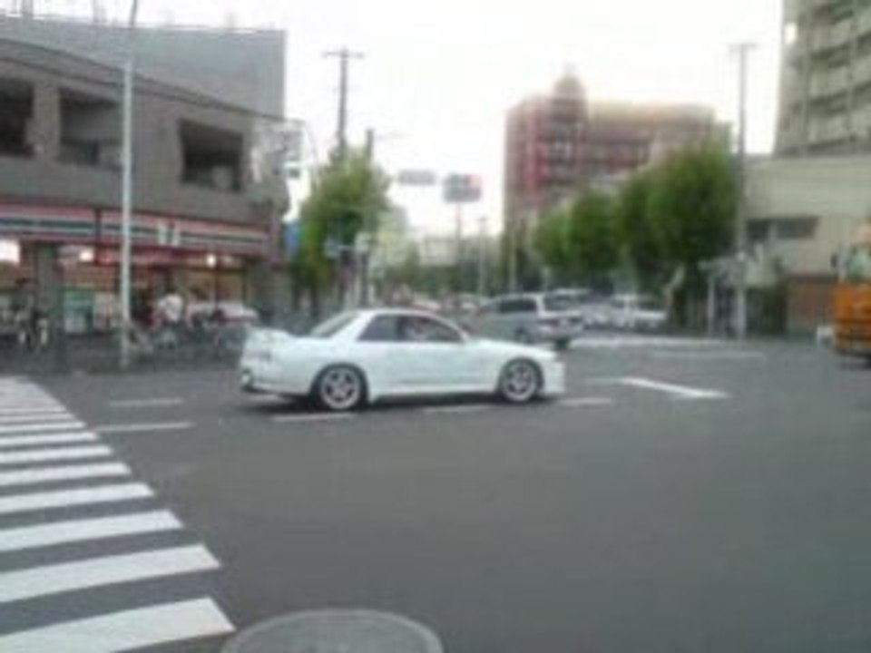 NISSAN SKYLINE BNR32 GTR - Minamisenju, TOKYO