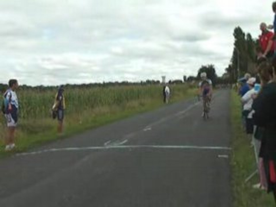 arrivée course Bréau en 3 eme cat