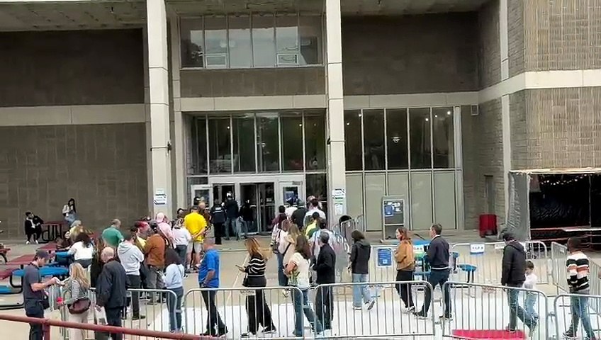 Mudança no local de votação em NY causa polêmica entre eleitores brasileiros