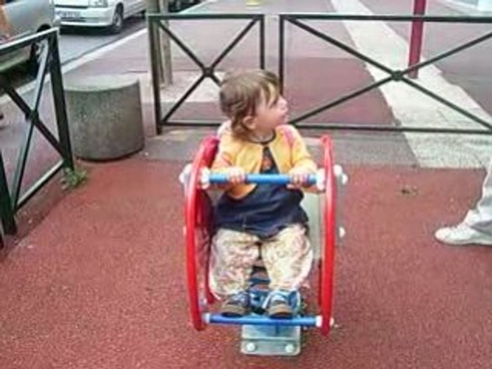 Angélina et l'éléphant à ressort