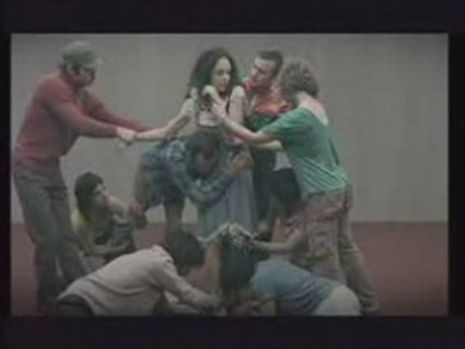 Yasemin Mori Aslında Bir Konu Var *Orjinal Klip*