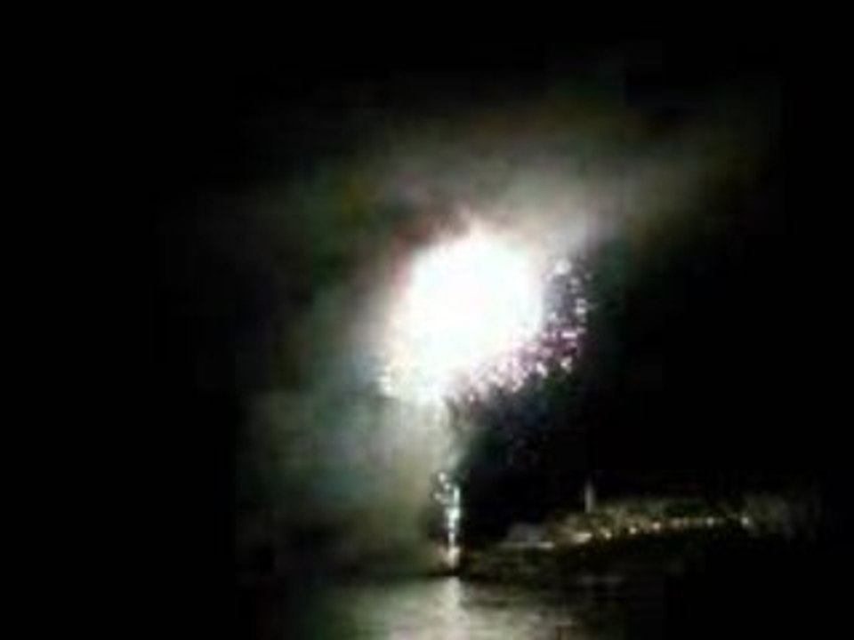 ( =FEU D'ARTIFICE TROP COOL ! TROP TA MAMAN ! = )