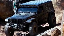 Jeep Rubicon Convoy Extreme Mountain Descent