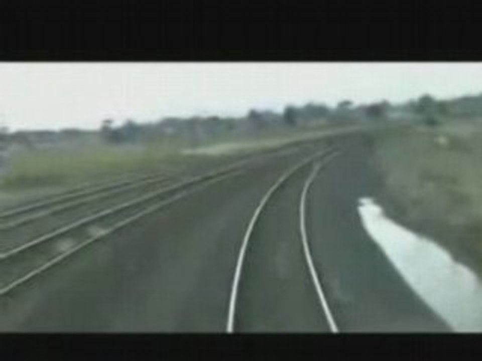 Ne jamais traverser les voies ferrées