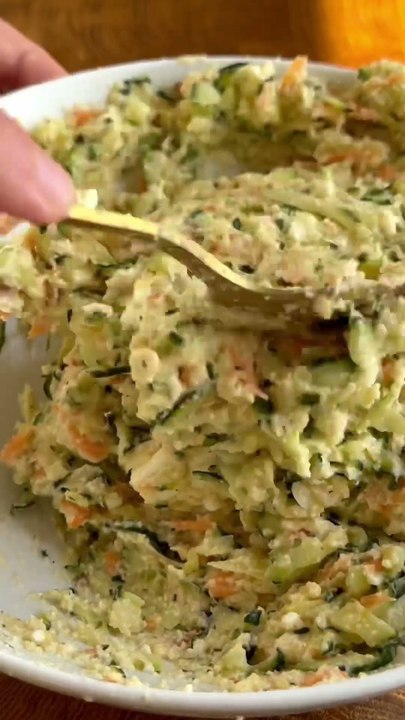 Crispy Zucchini Pancakes Recipe | Easy Golden Zucchini Puffer - video ...