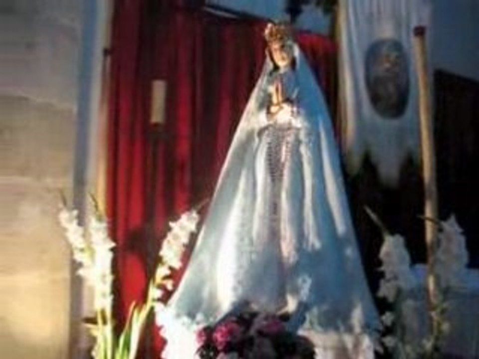 Les Angles village et église