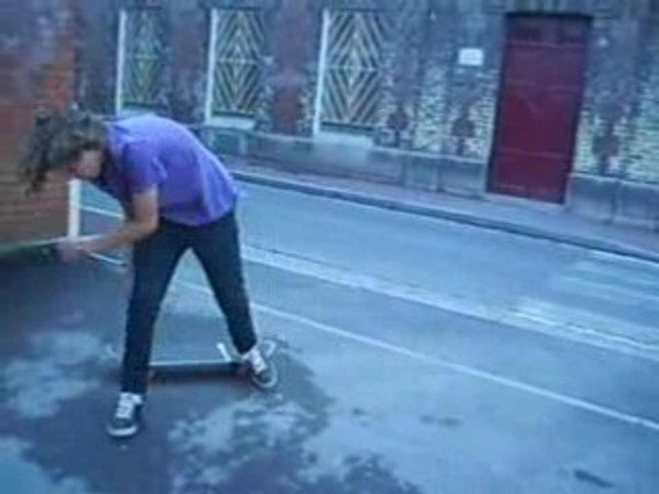 Clem heelflip