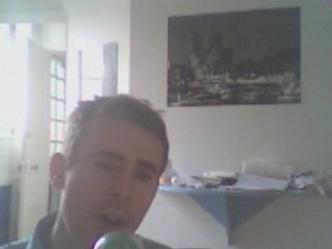 Wiwi égratigne I love America