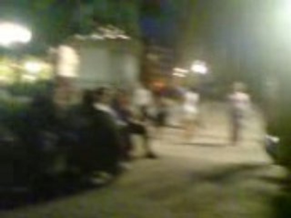 Musique Kabyle devant Notre Dame