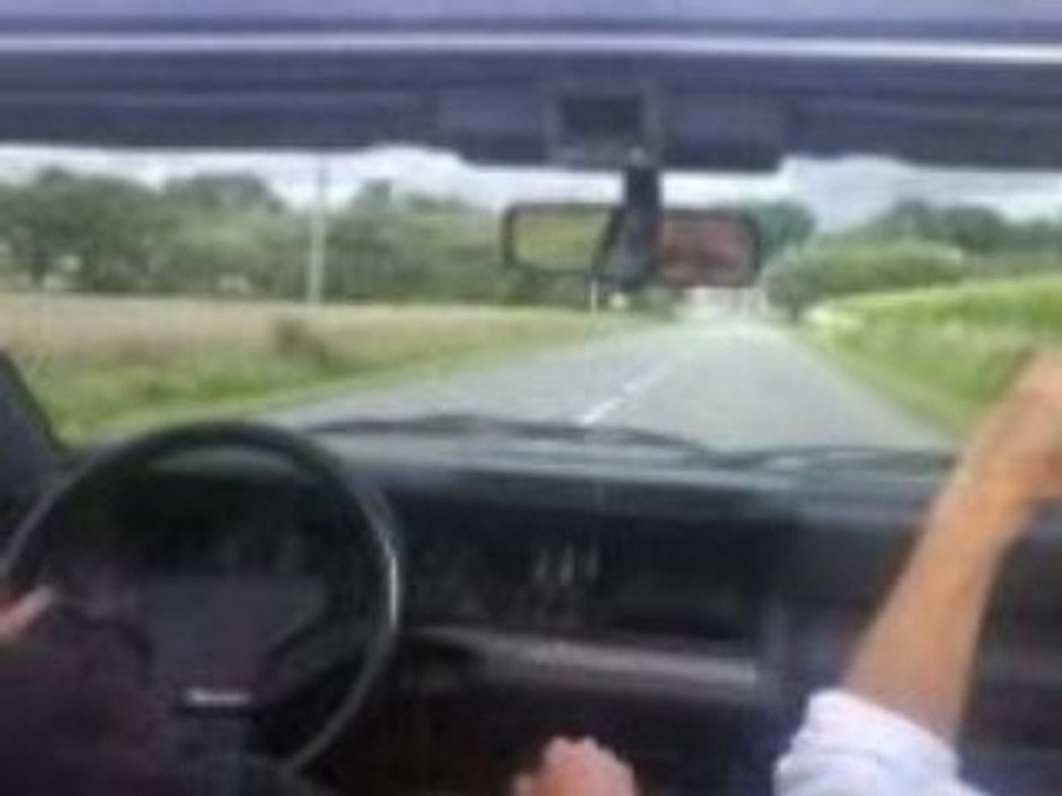 Petit tour en R25 V6 Turbo Baccara