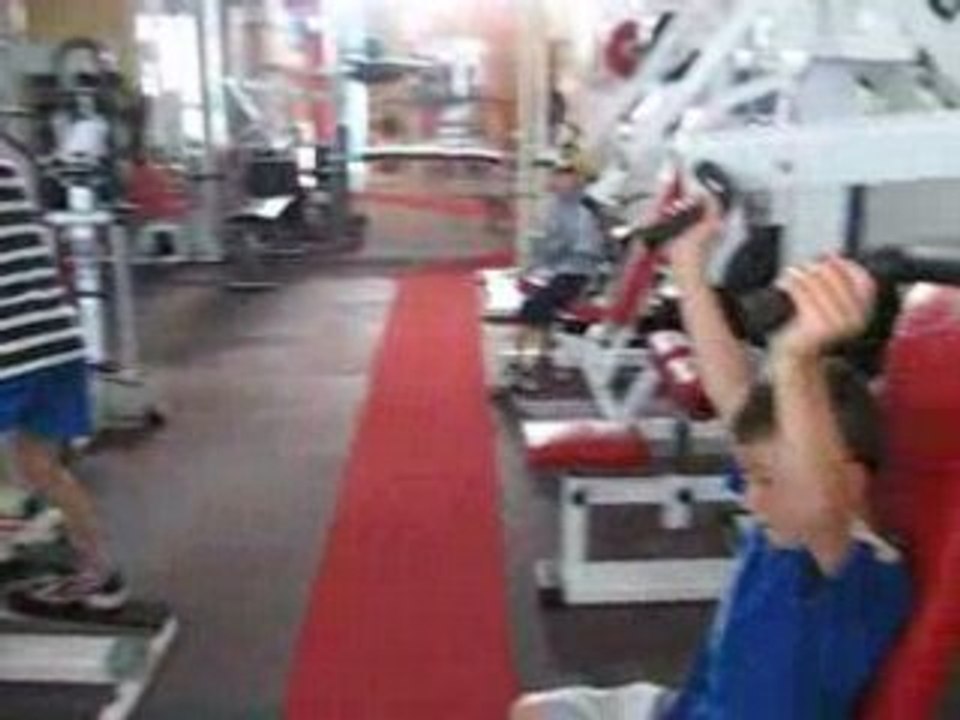 les enfants à la musculation