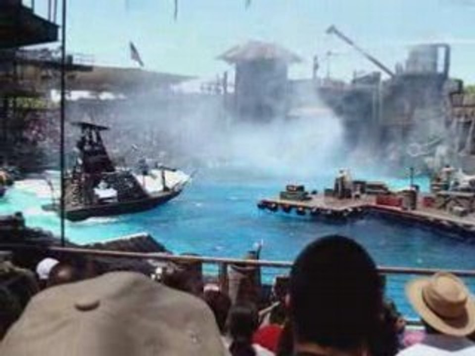 water world spectacle Lac eau feux universal-studios