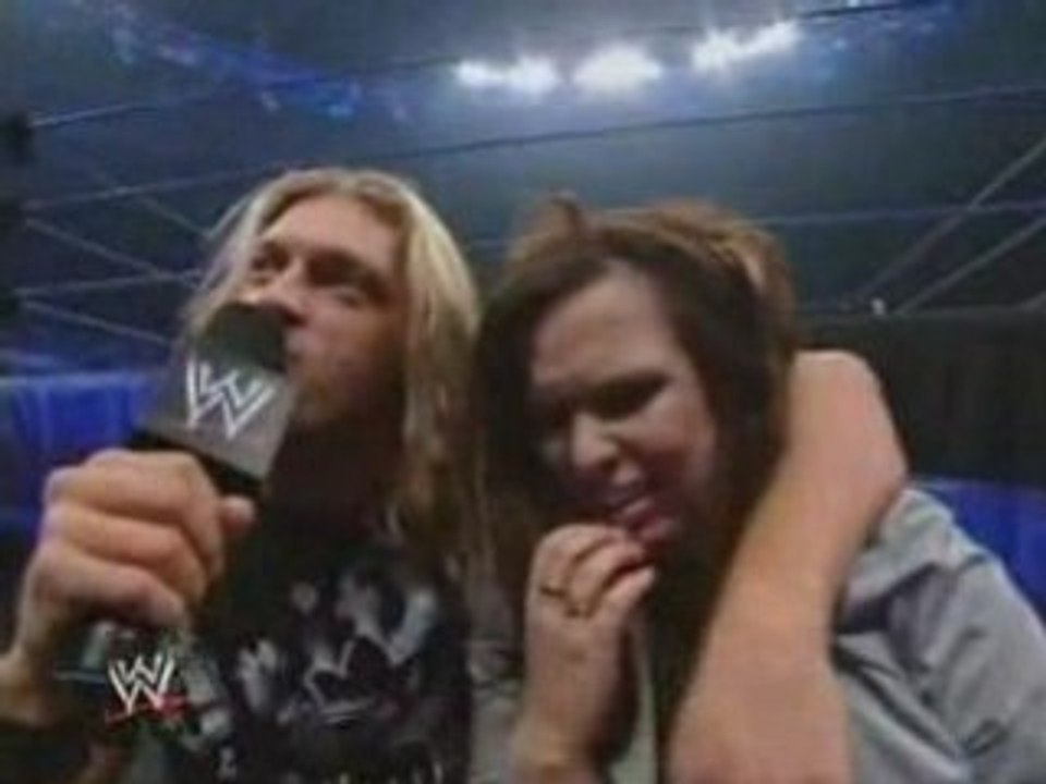 Edge terrorisiert Vickie