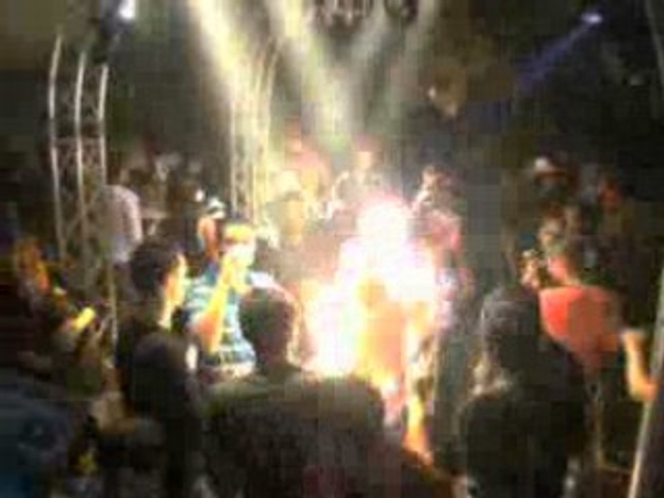 CLIP1385
