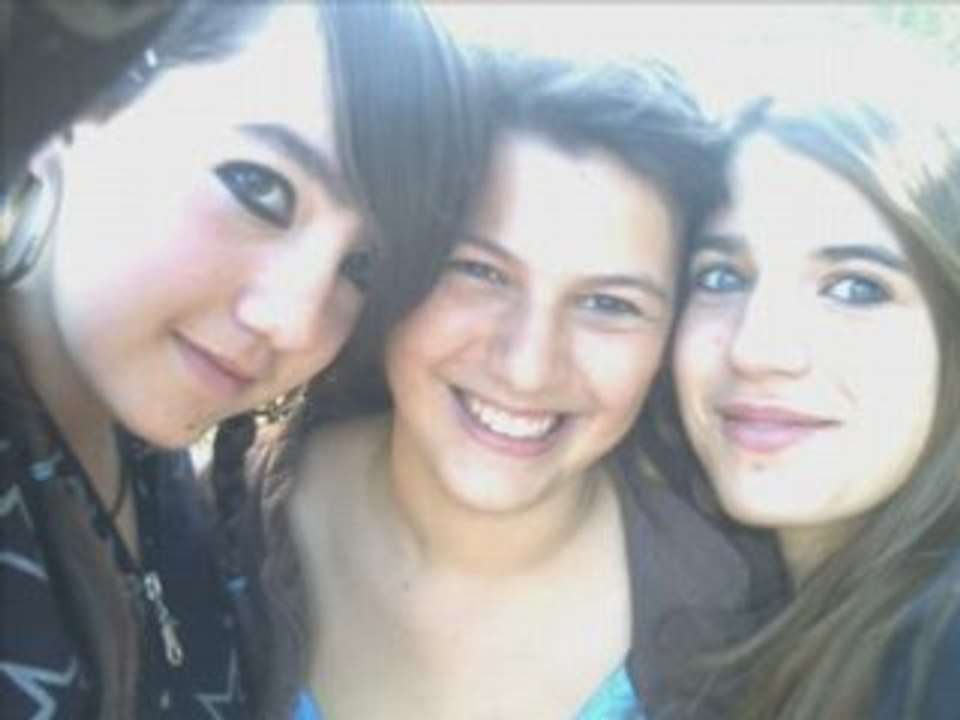 Vous plus que de simple amies