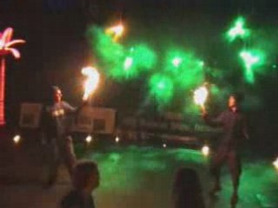 Fire green company jonglage feu faya'nunj kanay