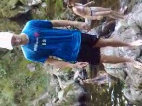 moi qui saute dans une cascade a 5degrés !