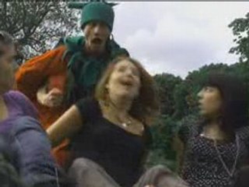 Parce que !!!  le remake de la pub Orangina