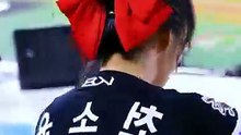Cheerleader Cheon So-yun Spotting Something and Running to Pick It Up | Cheerleader EP 343